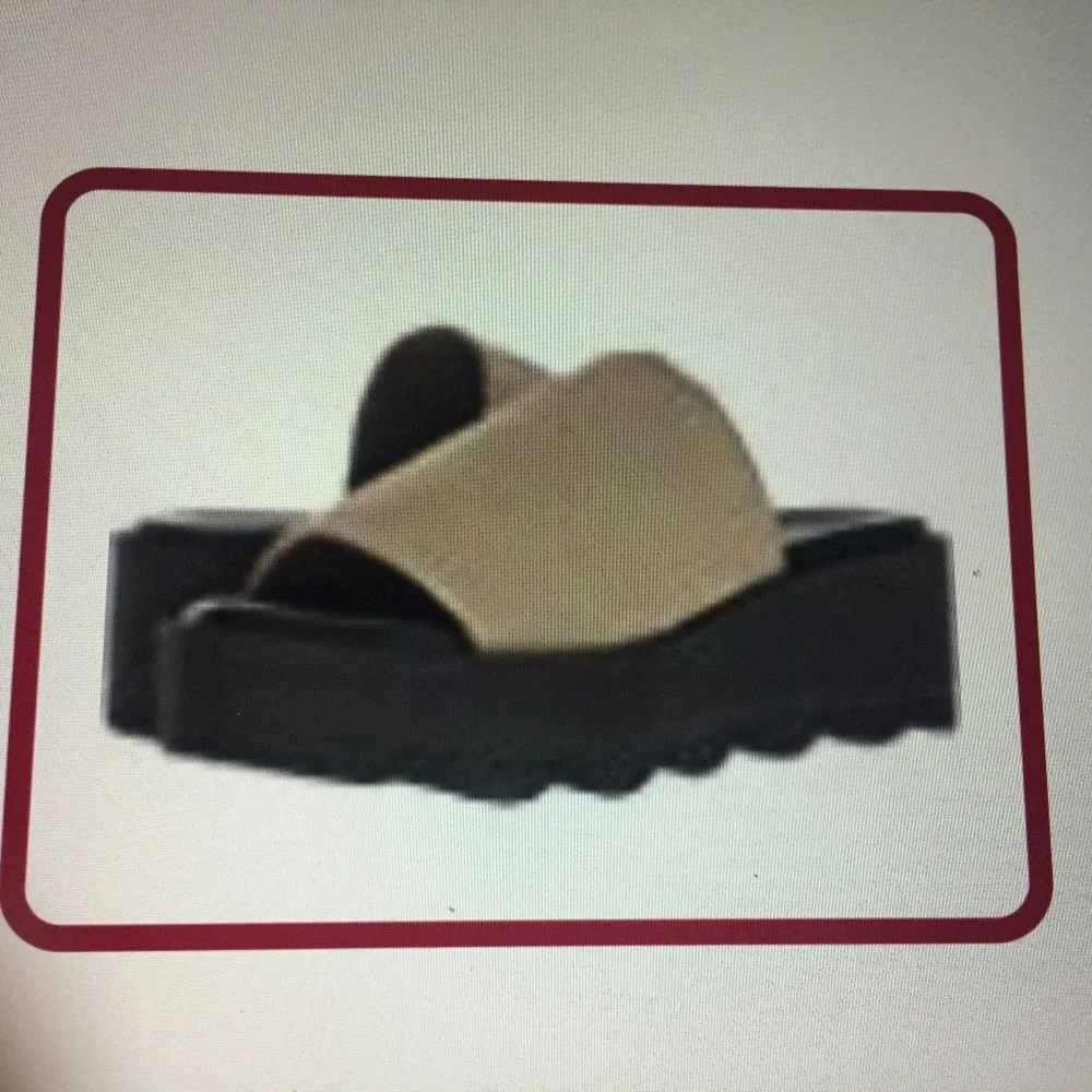 Donald pliner slip on shoes.    NEW - Picture 3 of 4